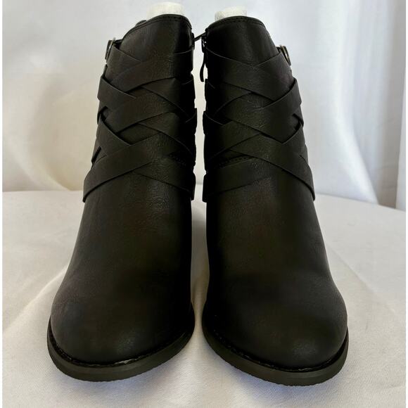 Journee Collection Women's Strap Heel Dress Booties Boots Size 7.5W Black NWT - Picture 1 of 5